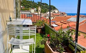 Cosy Penthouse Old Town Sea View Little Terraces Air Conditionned